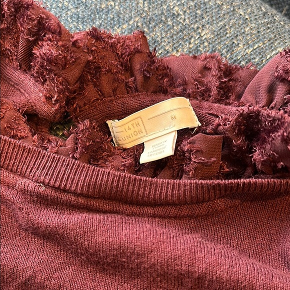 Lace Sleeve Maroon Top - Picture 2 of 4